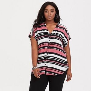 💕Torrid Striped Dolman Challis Blouse💕
